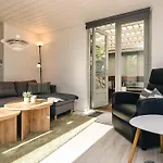 8 Person In Hadsund-by Traum